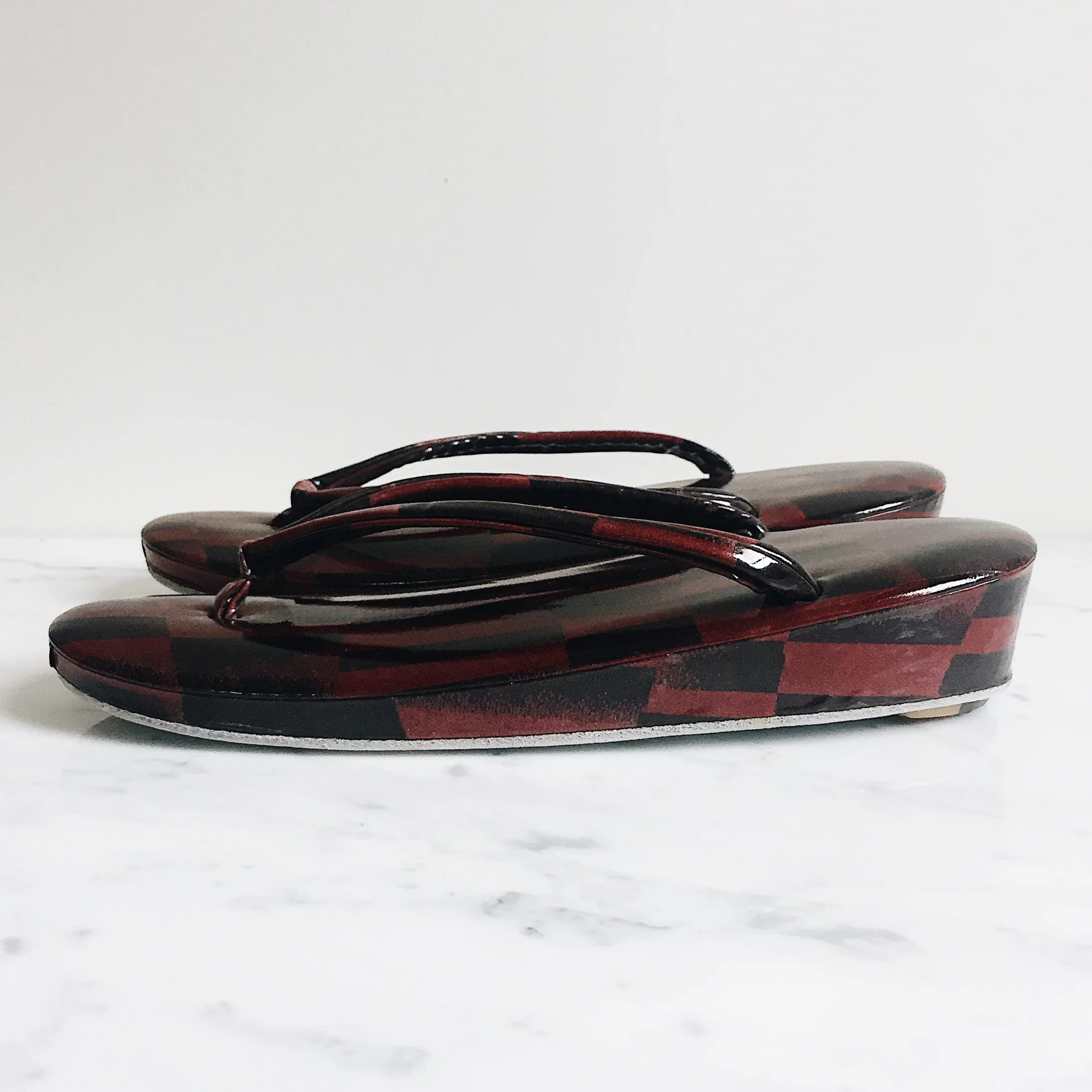 Vintage Burgundy Checkers Zori Slippers